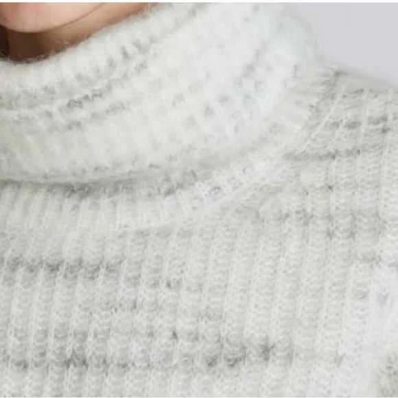 Everlane Alpaca Sweater - Picture 4 of 9